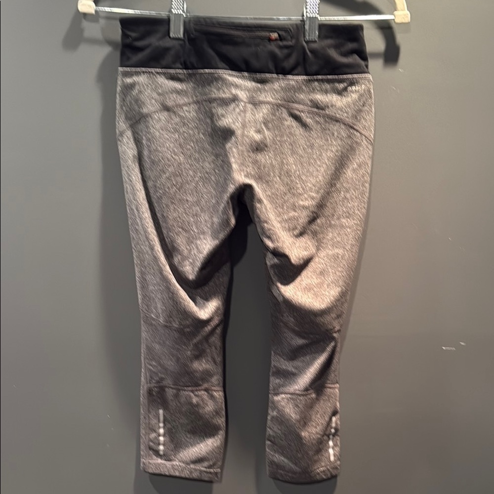 Nike Gray and Black Leggings Stretchy Athletic Bottoms - Picture 2 of 4